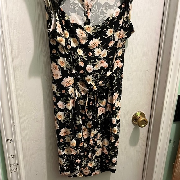 No Boundaries Black Floral Backless Dress size 19 - Picture 6 of 6